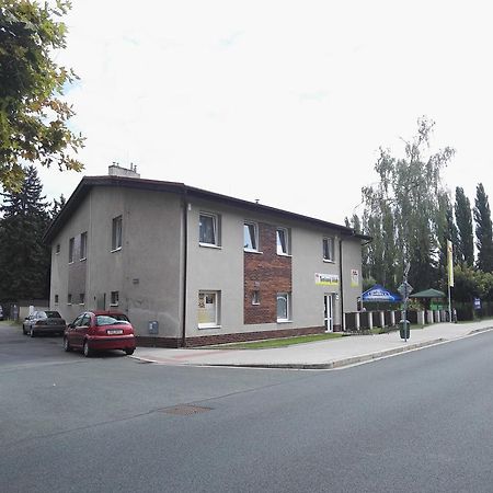 Penzion Tenis Poděbrady Exteriör bild