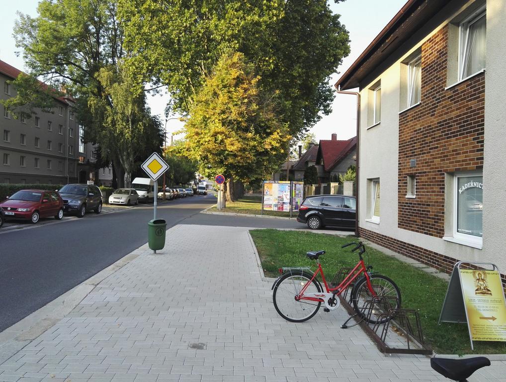 Penzion Tenis Poděbrady Exteriör bild