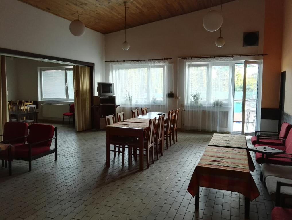 Penzion Tenis Poděbrady Exteriör bild