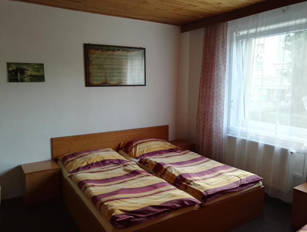 Penzion Tenis Poděbrady Exteriör bild